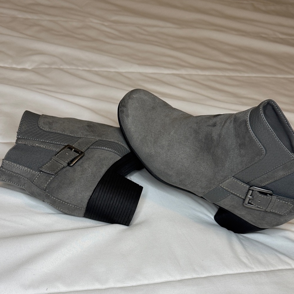 Croft & Barrow Gray Suede Ankle Boots